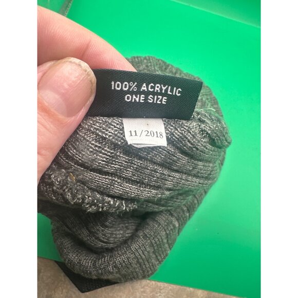 Crepig Gray Beanie Hat 100% Acrylic One Size Pukkainc.com Exclusive Made In Chin - Picture 4 of 5